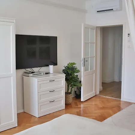 Historic Mexico Building Apartment Ljubljana