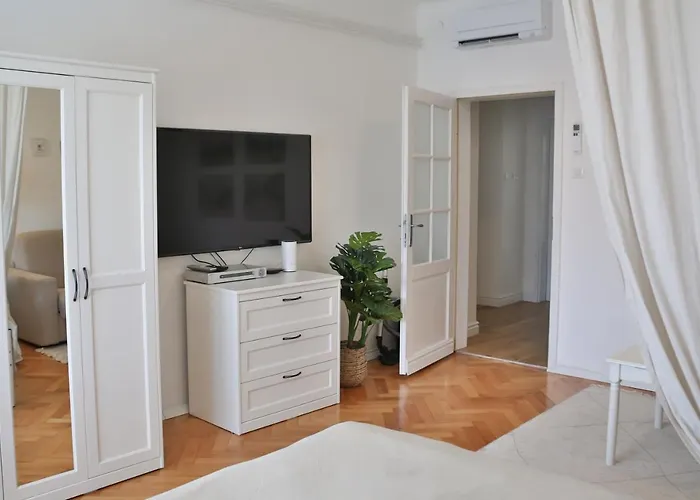 Historic Mexico Building * Ljubljana